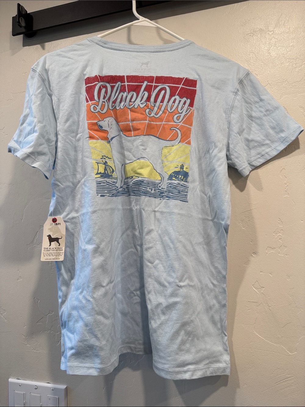 The Black Dog tee NWT